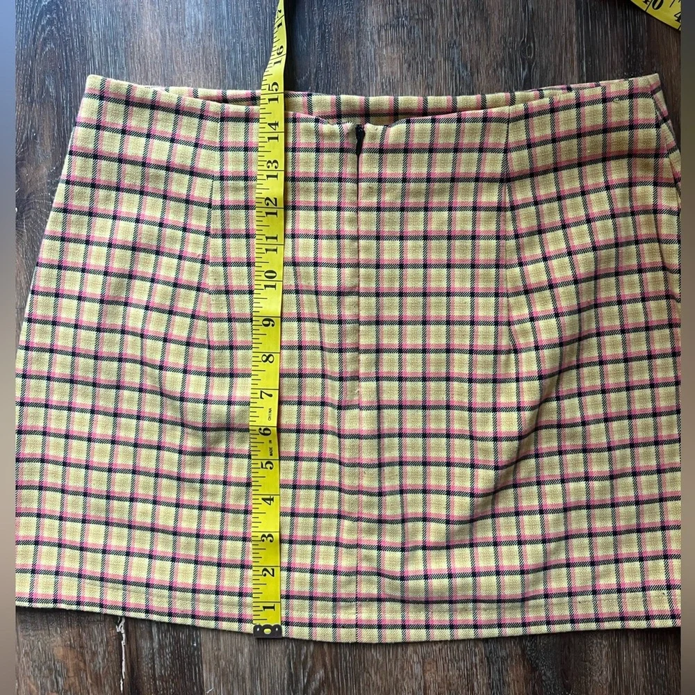 Urban Outfitters Mini Skirt, size Medium